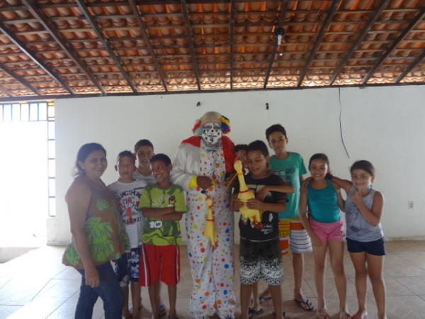 Palhaço Carrapeta participou de atividades pelo Dia das Crianças em Floriano.(Imagem:FlorianoNews)
