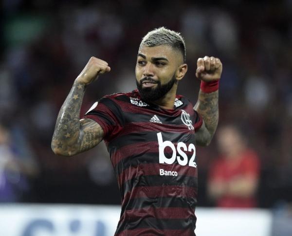 Atacante anotou os gols do triunfo por 2 a 0 sobre o Fortaleza neste sábado e fez elogios a Éverton Ribeiro, Diego e Arrascaeta.(Imagem:André Durão/GloboEsporte.com)