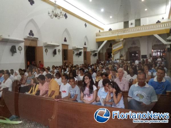 4ª caminhada com Nossa Senhora encerra mês mariano em Floriano.(Imagem:FlorianoNews)