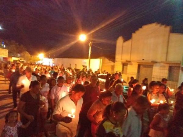 Fiéis devotos participam do encerramento de festejos de São Francisco de Assis em Floriano.(Imagem:FlorianoNews)