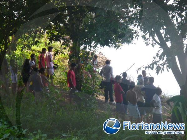 Jovem que pulou da ponte em Floriano ainda não foi encontrada. (Imagem:FlorianoNews)