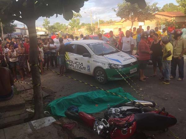 Pedreiro de 26 anos morre ao colidir moto em árvore na zona Sul(Imagem:Izabella Pimentel)