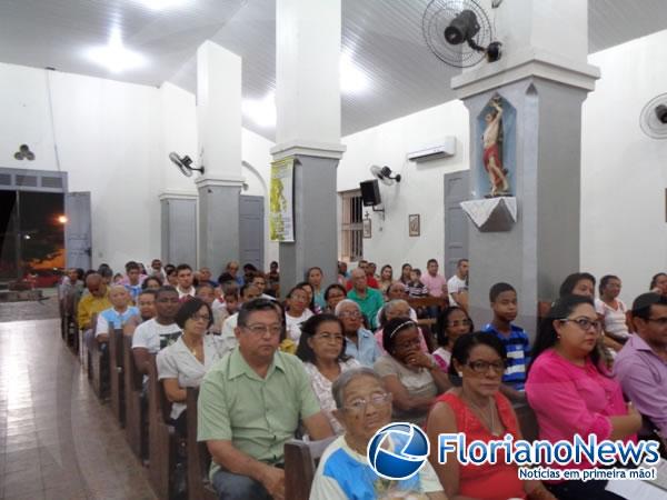 Pe. Aristides Ferreira toma posse como pároco de Nazaré do Piauí.(Imagem:FlorianoNews)