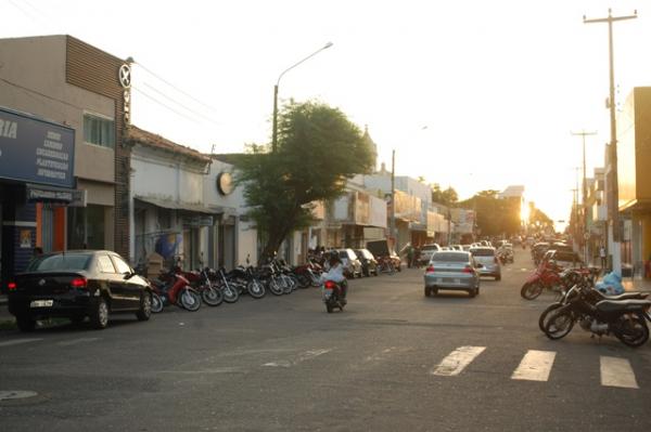 Prefeitura realiza operação limpeza e prepara cidade para as festas de fim de ano em Floriano?.(Imagem:Waldemir Miranda)