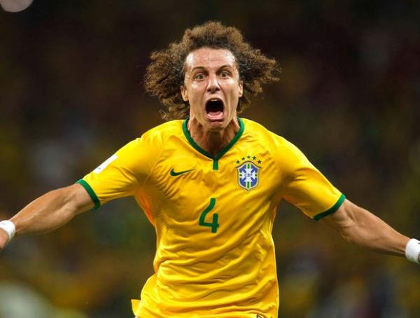 David Luiz comemora seu gol, o segundo da Seleção contra a Colômbia.(Imagem:Rafael Ribeiro / CBF)