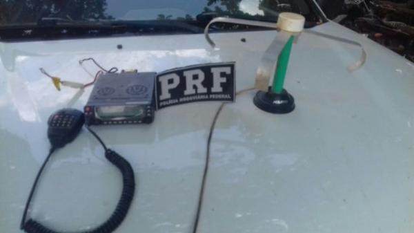 PRF prende condutor com rádio que intercepta satélite americano.(Imagem:PRF)