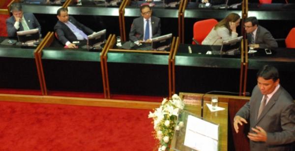Deputado Estadual Gustavo Neiva e o presidente da ALEPI Themistócles Filho abrem a 18ª Legislatura(Imagem:Assessoria de Imprensa)