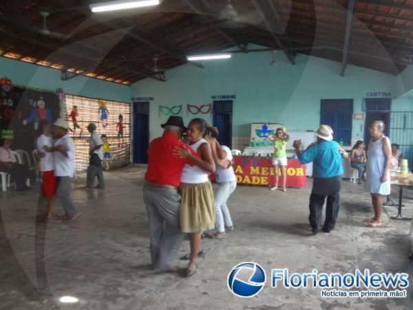 Centro de Referência da Assistência Social realizou prévia carnavalesca para idosos.(Imagem:FlorianoNews)