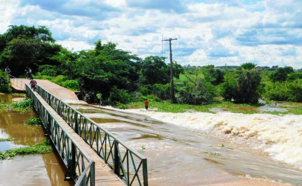 Barragem em União conta com passarela para os pedestres(Imagem:Arquivo Pessoal/Lays Santos)