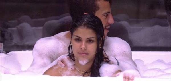 Brother viveu romance com Cacau no confinamento.(Imagem:TV Globo)