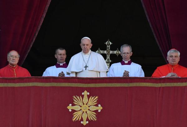 Papa Francisco na Basília de São Pedro durante a tradicional mensagem de Natal 