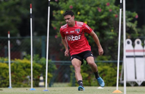 Atacante Danilo Gomes foi promovido por Fernando Diniz no São Paulo (Imagem:Rubens Chiri / saopaulofc.net)