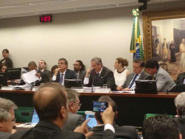 Reunião da comissão especial impeachment nesta segunda-feira (11).(Imagem:Laís Alegretti/G1)