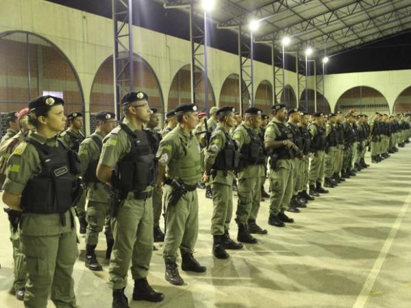 Cerca de 200 policiais militares participaram da operação.(Imagem:Ellyo Teixeira/G1)