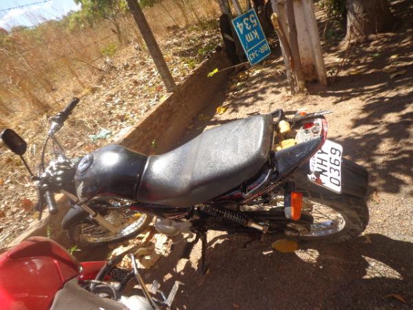 Motorista bate na traseira de motocicleta e foge do local sem prestar socorro.(Imagem:FlorianoNews)