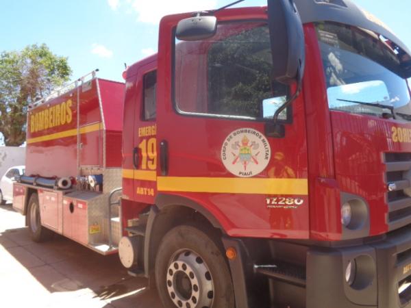 Bombeiros de Floriano resgatam corpo de homem na localidade Canto do Cícero.(Imagem:FlorianoNews)