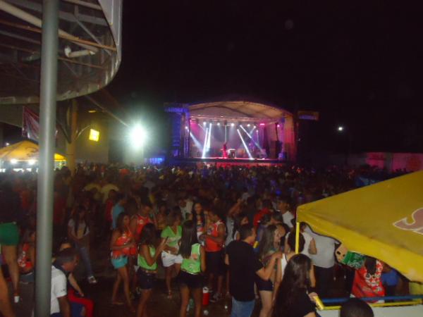 Folia na AABB de Floriano(Imagem:FlorianoNews)