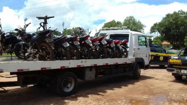 PRF retém 14 motocicletas irregulares no interior do Piauí.(Imagem:PRF)