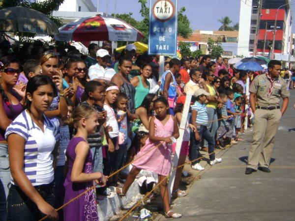 Multidão na Avenida(Imagem:Cida Santana)