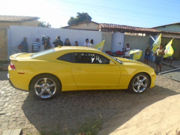 Moradora de Floriano ganha Camaro em sorteio do Mont Sinai.(Imagem:FlorianoNews)