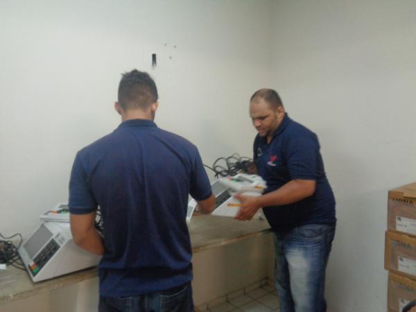 9ª Zona Eleitoral de Floriano realiza preparação das urnas para eleições municipais.(Imagem:FlorianoNews)