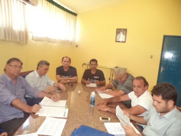 Negociação entre Comissão de saúde e Prefeitura de Floriano garante benefícios para servidores.(Imagem:FlorianoNews)