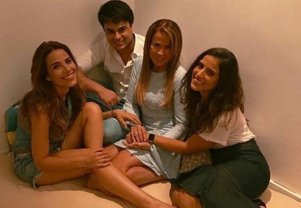 Socialite posou com Wanessa, Camilla e Igor Camargo.(Imagem:Instagram)