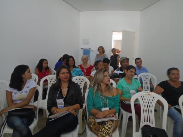 Microempreendedores participam de oficinas promovidas pelo SEBRAE.(Imagem:FlorianoNews)