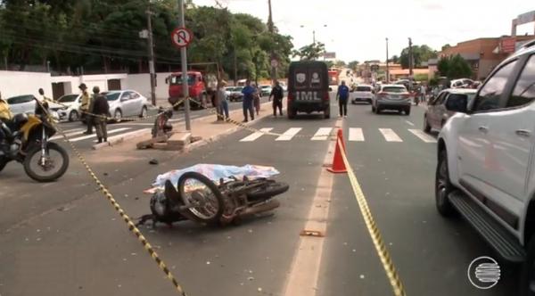 Mulher morre durante colisão na Av. Presidente Kennedy.(Imagem:Reprodução/TV Clube)