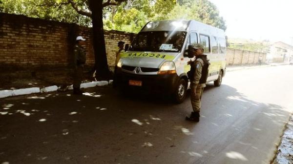 Polícia Militar e SUTRAN realizam blitz no centro de Floriano.(Imagem:FlorianoNews)