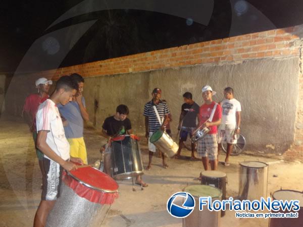 Blocos e Escolas de Samba de Floriano fazem ensaios nos bairros da cidade.(Imagem:FlorianoNews)