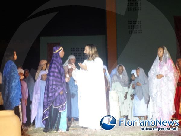Fé e emoção marcaram primeiro dia do espetáculo da Paixão de Cristo em Floriano.(Imagem:FlorianoNews)