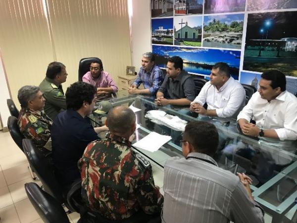 Comandante Geral da PM faz entrega de equipamentos para Batalhão de Floriano.(Imagem:FlorianoNews)