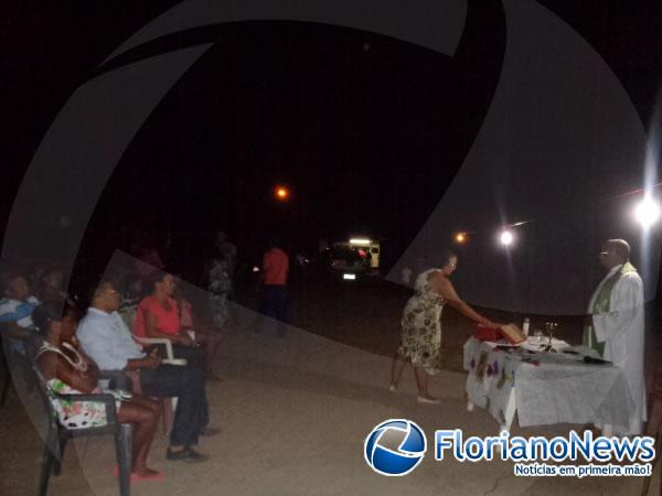 Moradores participaram de missa na localidade rural Água Boa. (Imagem:FlorianoNews)