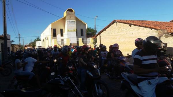 1º MotoCulto da Igreja Quadrangular reuniu inúmeros amantes do motociclismo em Floriano.(Imagem:FlorianoNews)