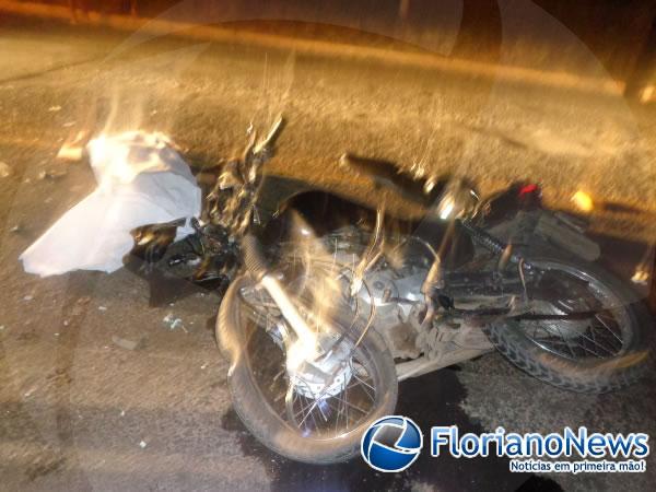 Colisão frontal entre moto e carreta deixa um morto na BR-230.(Imagem:FlorianoNews)