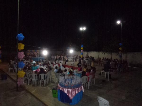 Alunos de Escola Municipal comemoram conclusão da Educação Infantil com formatura.(Imagem:FlorianoNews)