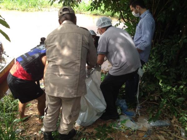 Corpo de homem foi encontrado boiando no rio Parnaíba.(Imagem:Catarina Costa / G1)