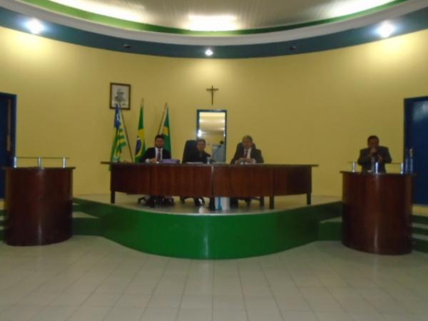 Vereadores apresentam projetos de Decreto Legislativo em Sessão Ordinária.(Imagem:FlorianoNews)