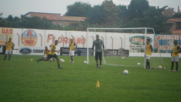 Cori-Sabb&aacute; treina visando vit&oacute;ria na segunda-feira.(Imagem:FlorianoNews)