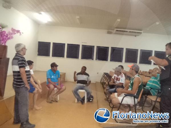 Reunião com presidentes de escolas e blocos de samba de Floriano.(Imagem:FlorianoNews)