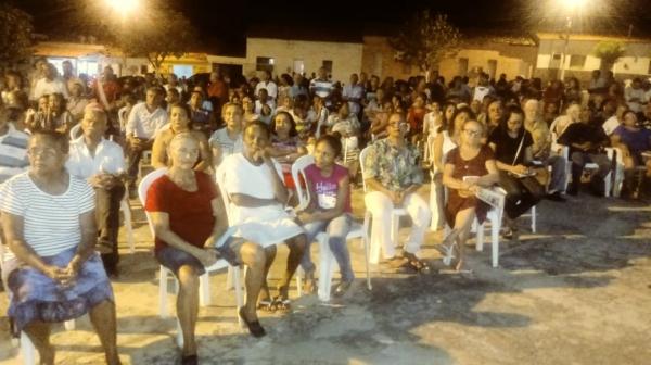 Nazaré do Piauí inicia festejo da padroeira com levante do mastro.(Imagem:FlorianoNews)