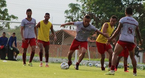 Thiago Silva, tem até maio para brigar por espaço no River-PI.(Imagem:Emamuelle Madeira)