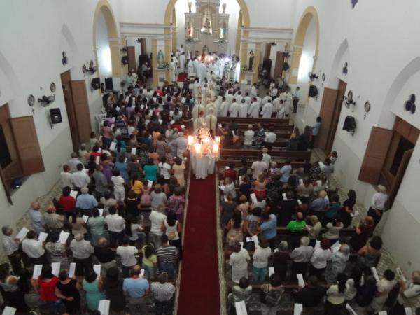 Comemorado os 25 anos de ordenação sacerdotal de Dom Valdemir.(Imagem:FlorianoNews)