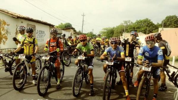 Ciclistas participam do campeonato Floriano Ride 2018. (Imagem:FlorianoNews)