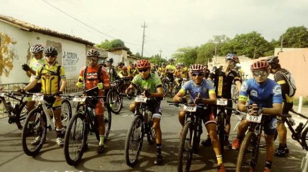  Ciclistas participam do campeonato Floriano Ride 2018. (Imagem:FlorianoNews)