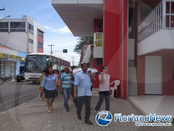 Fiéis participaram da Procissão do Senhor Ressuscitado em Floriano.(Imagem:FlorianoNews)