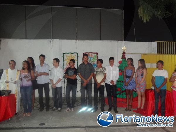 Alunos da Escola Mega de Floriano festejaram formatura da 8ª série.(Imagem:FlorianoNews)