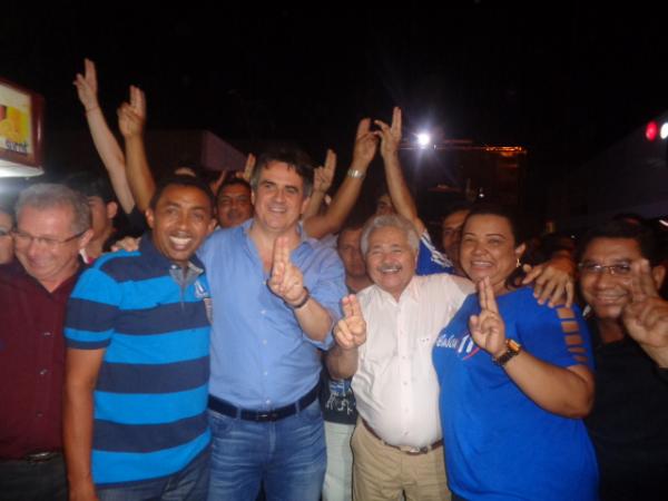 Prefeito eleito de Floriano realiza arrastão da vitória.(Imagem:FlorianoNews)