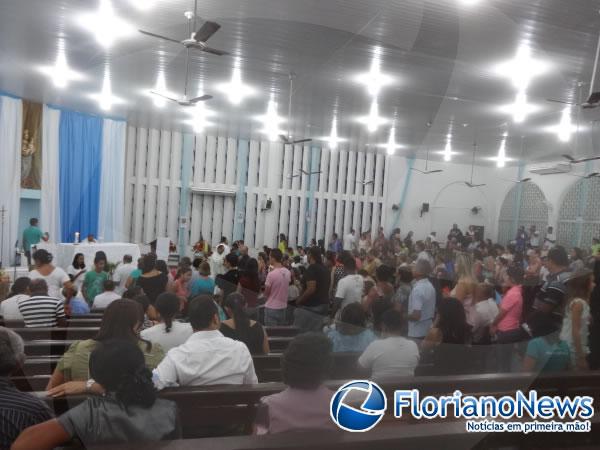 Missa marca encerramento do 13º Cerco de Jericó na Paróquia Nossa Senhora das Graças.(Imagem:FlorianoNews)